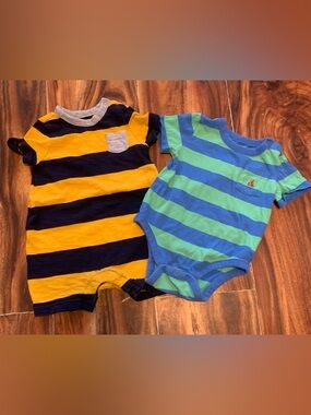 Baby Gap Baby Boy 2 One Piece Short Sleeves Striped Outfits.    3254
